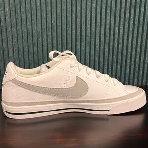 Nike Court Legacy Sneaker M7.5/L8.5